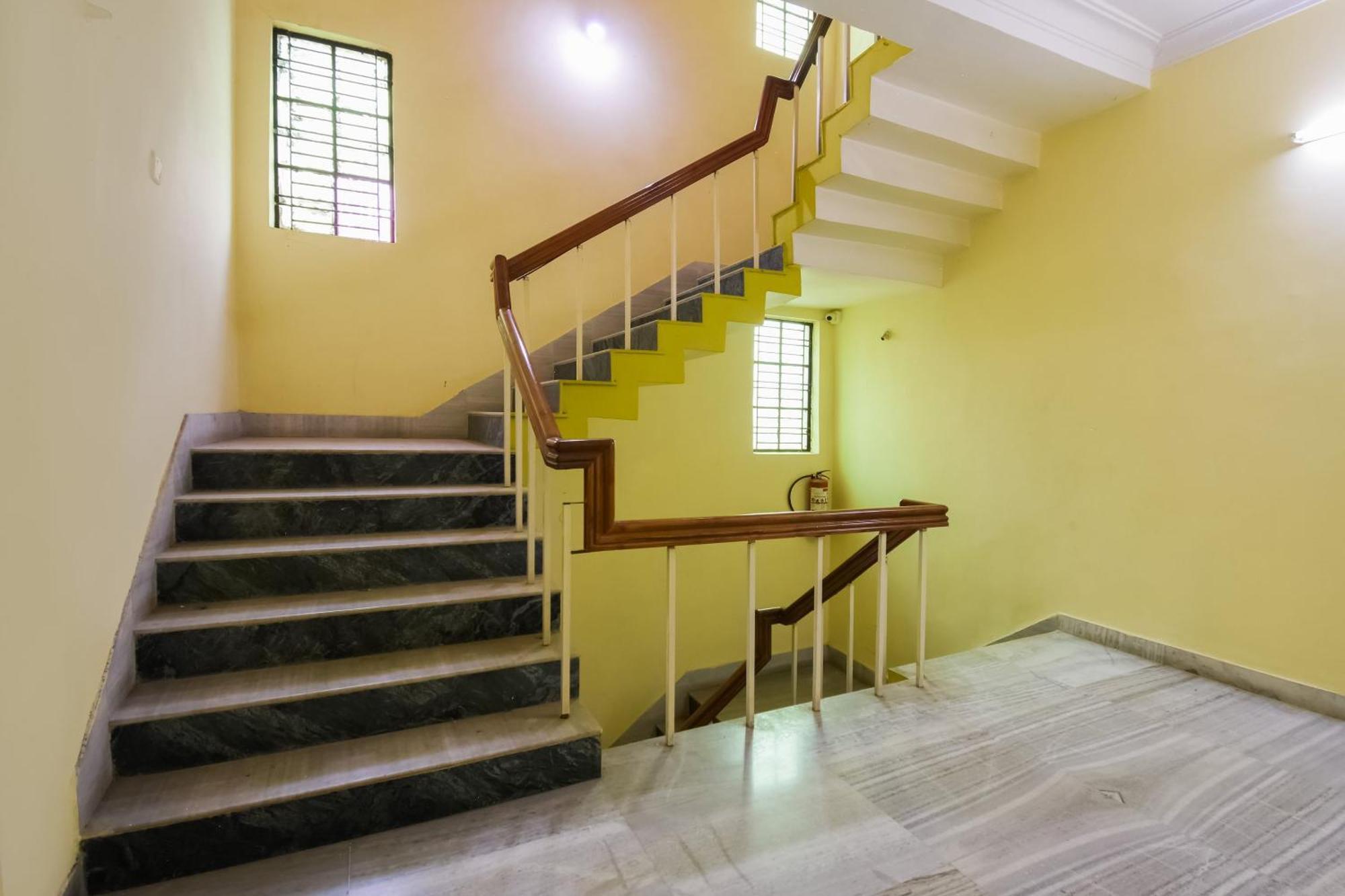 Hotel O Mks Inn Бхубанешвара Экстерьер фото